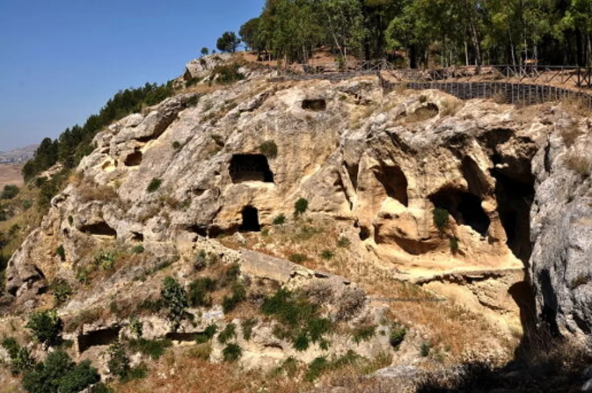 Storie nella roccia: da Realmese al Villaggio Bizantino